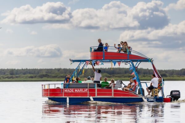 "Made Marija" lake cruise boat