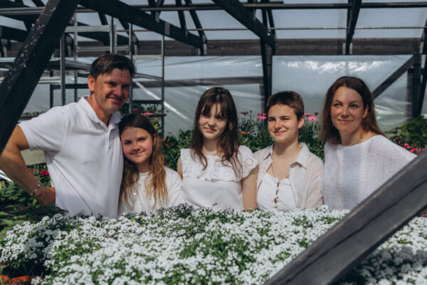 "Gardi Ziedi" edible flowers family business